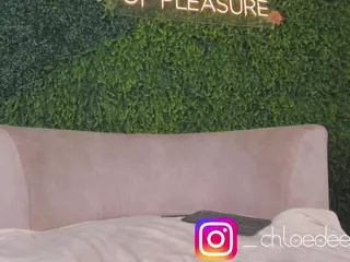 Chloe Dee's Live Sex Cam Show