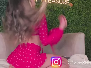 Chloe Dee's Live Sex Cam Show
