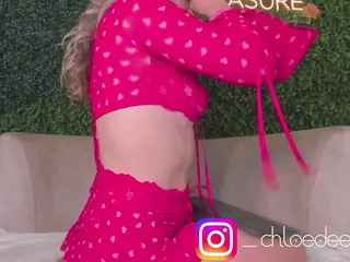 Chloe Dee's Live Sex Cam Show