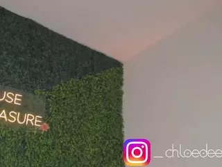 Chloe Dee's Live Sex Cam Show