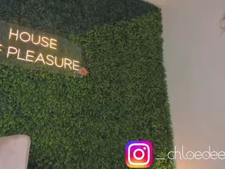 Chloe Dee's Live Sex Cam Show