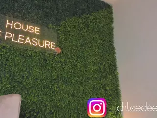 Chloe Dee's Live Sex Cam Show