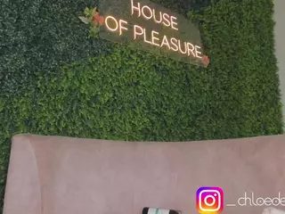 Chloe Dee's Live Sex Cam Show