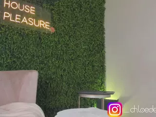 Chloe Dee's Live Sex Cam Show