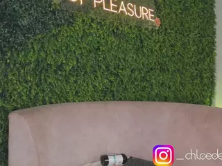 Chloe Dee's Live Sex Cam Show