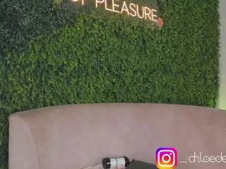Chloe Dee's Live Sex Cam Show