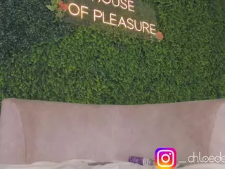 Chloe Dee's Live Sex Cam Show