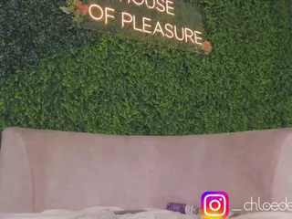 Chloe Dee's Live Sex Cam Show
