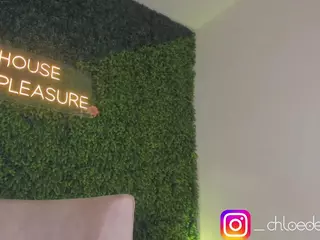 Chloe Dee's Live Sex Cam Show