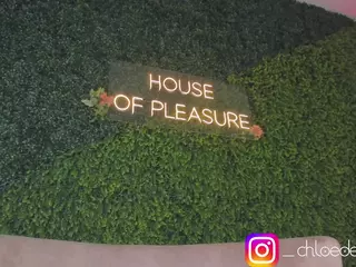 Chloe Dee's Live Sex Cam Show