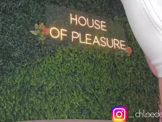 Chloe Dee's Live Sex Cam Show
