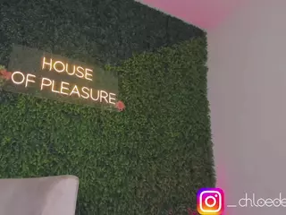 Chloe Dee's Live Sex Cam Show