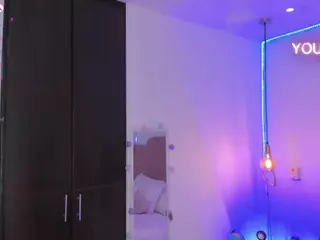 avalodge's Live Sex Cam Show