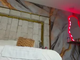 emily-86's Live Sex Cam Show