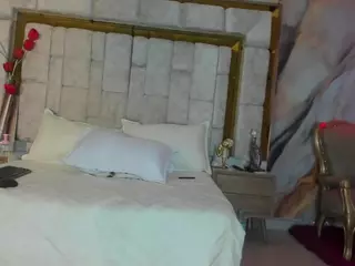 emily-86's Live Sex Cam Show