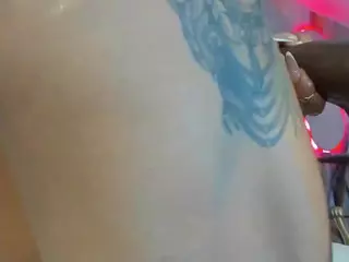 emily-86's Live Sex Cam Show