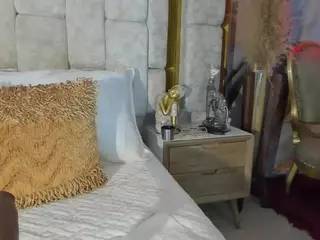 emily-86's Live Sex Cam Show