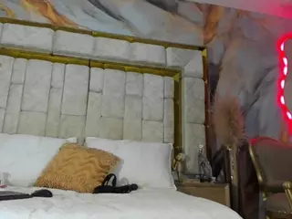 emily-86's Live Sex Cam Show