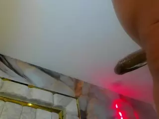 emily-86's Live Sex Cam Show