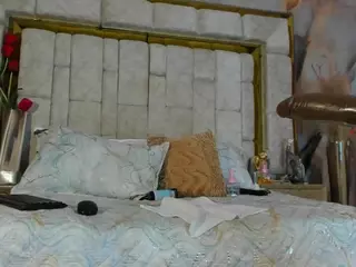 emily-86's Live Sex Cam Show