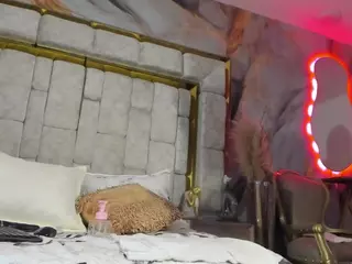 emily-86's Live Sex Cam Show