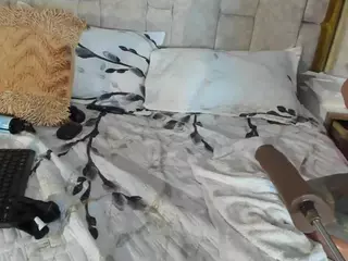 emily-86's Live Sex Cam Show