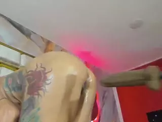 emily-86's Live Sex Cam Show