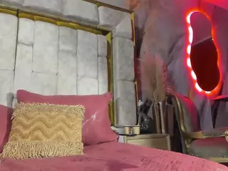 emily-86's Live Sex Cam Show