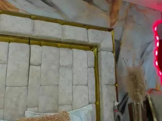 emily-86's Live Sex Cam Show