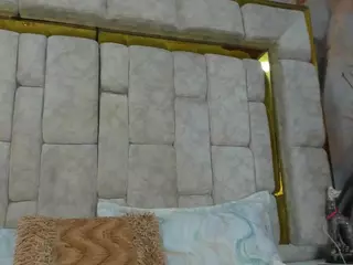emily-86's Live Sex Cam Show