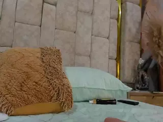 emily-86's Live Sex Cam Show