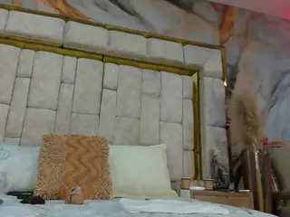 emily-86's Live Sex Cam Show