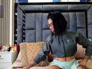 Live cam show with emily-86