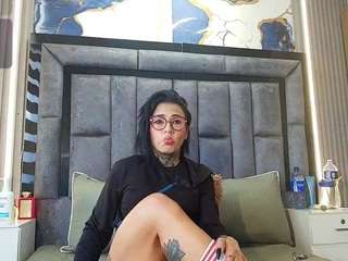 Live cam show with emily-86