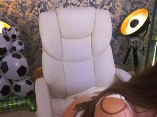 Live cam show with MadissonSoft