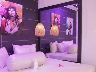 Bellatslatina's Live Sex Cam Show