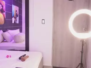 Bellatslatina's Live Sex Cam Show