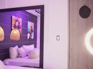 Bellatslatina's Live Sex Cam Show
