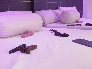 Bellatslatina's Live Sex Cam Show