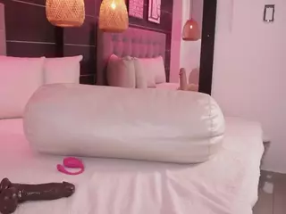 Bellatslatina's Live Sex Cam Show