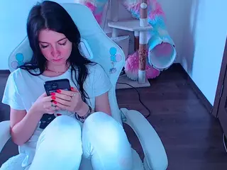 DaniellaTrue1's Live Sex Cam Show