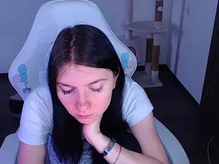 DaniellaTrue1's Live Sex Cam Show
