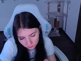 DaniellaTrue1's Live Sex Cam Show