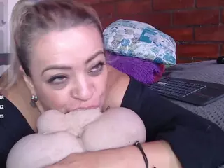 Lilaa-x's Live Sex Cam Show