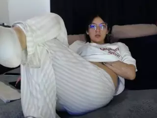 Lesliee22's Live Sex Cam Show