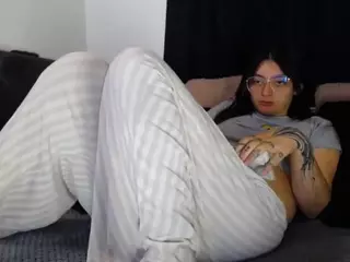 Lesliee22's Live Sex Cam Show