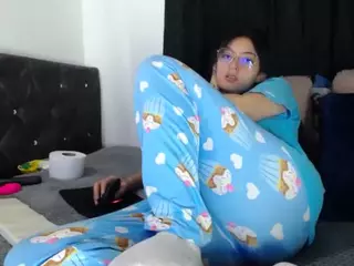 Lesliee22's Live Sex Cam Show