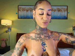 Live cam show with Ari The Don