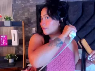 Laura-Ks's Live Sex Cam Show
