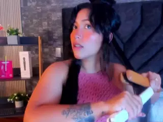 Laura-Ks's Live Sex Cam Show